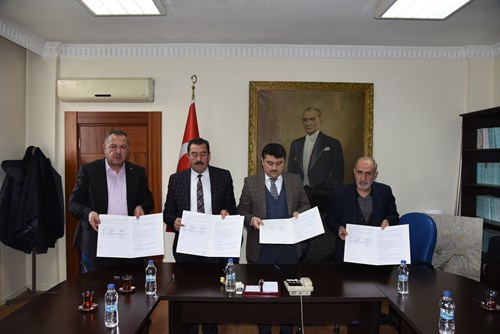 Kaymakam Mehmet TUNÇ, Şehir içi Toplu Taşıma Şoförlerine Yönelik 'Meslek Etiği' Eğitimi Yapılmasına Dair iş Birliği Protokolünü İmzaladı.